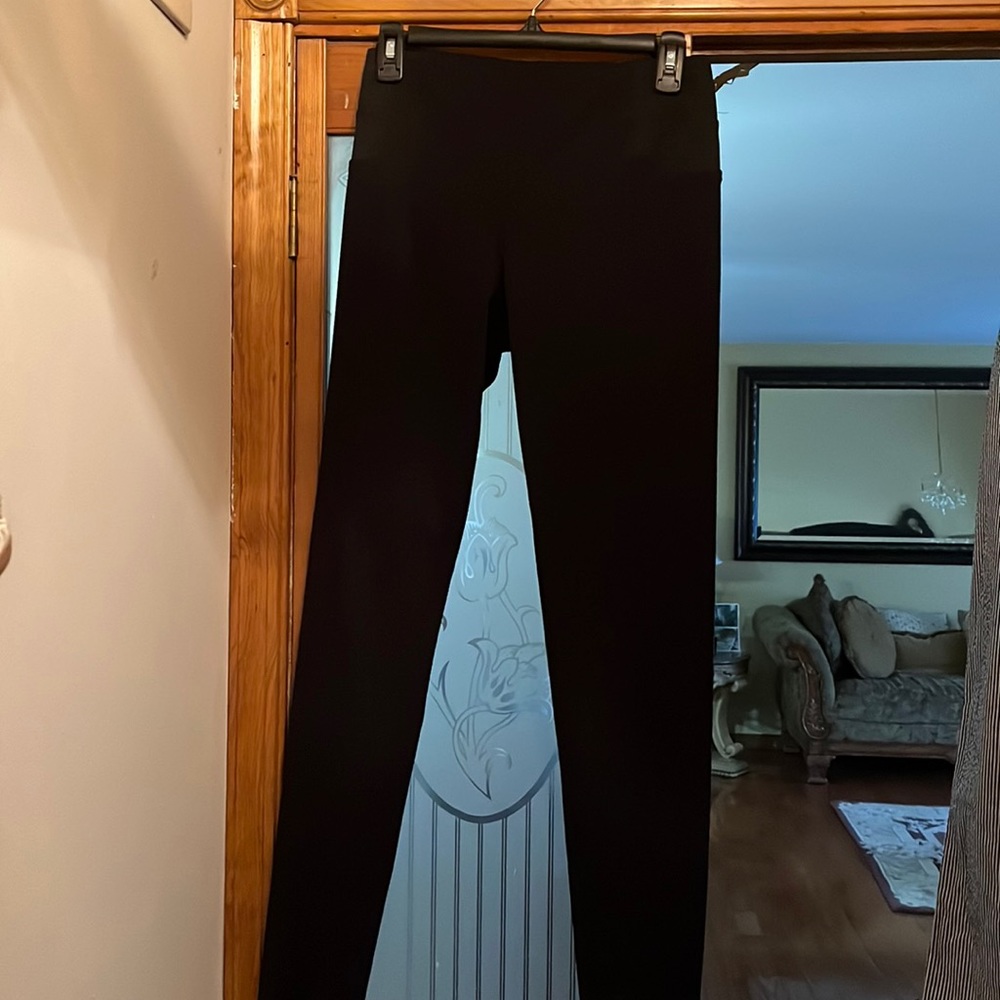 Vera Wang black leggings